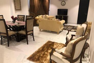 پانسیون Royal Guest House Lahore Cantt