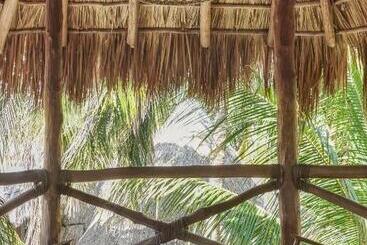Casa Las Tortugas Petit Beach Hotel & Spa