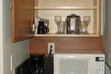 Отель 7 Springs Inn & Suites