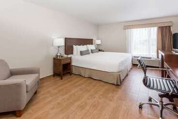 هتل Baymont Inn And Suites Lazaro Cardenas