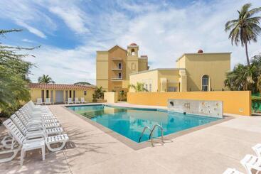 هتل Baymont Inn And Suites Lazaro Cardenas