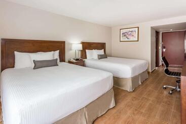 هتل Baymont Inn And Suites Lazaro Cardenas