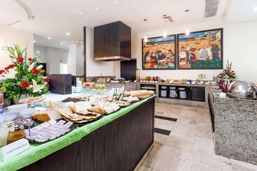 هتل Baymont Inn And Suites Lazaro Cardenas