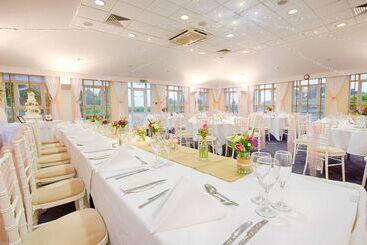 هتل Best Western Chilworth Manor