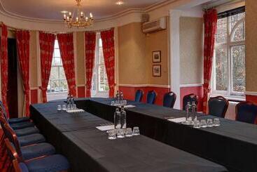هتل Best Western Chilworth Manor