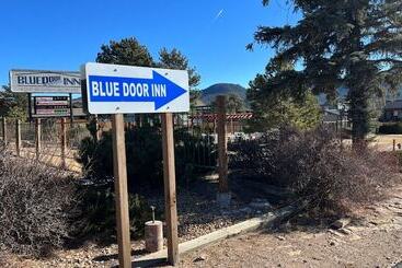 هتل Blue Door Inn
