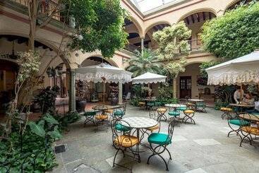 هتل Casantica