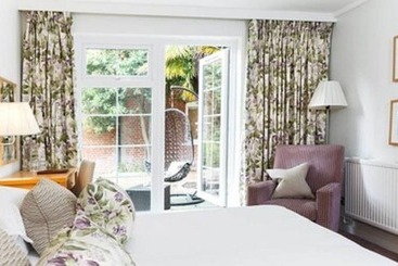 هتل Champneys Henlow