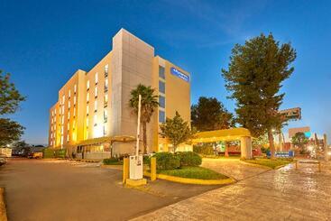 هتل City Express By Marriott Saltillo Norte