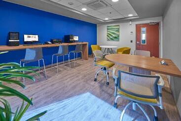 هتل City Express By Marriott Saltillo Norte