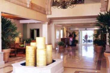 هتل Voco Saltillo Suites, An Ihg
