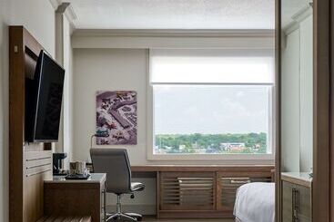 Doubletree By Hilton Hotel Dallas – Love Field