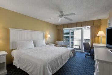 هتل Hampton Inn & Suites Myrtle Beach/oceanfront