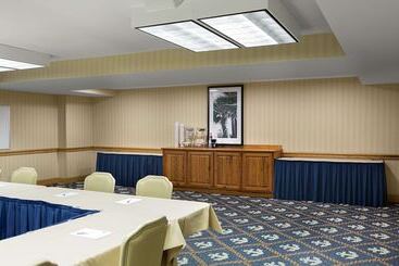 هتل Hampton Inn & Suites Myrtle Beach/oceanfront