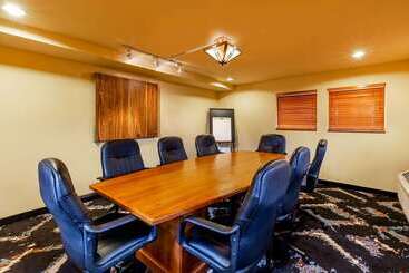 هتل La Quinta By Wyndham Vancouver