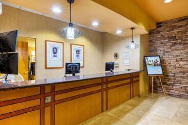 هتل La Quinta By Wyndham Vancouver