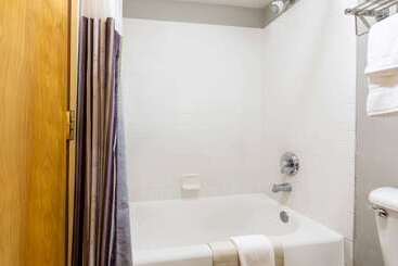 هتل La Quinta By Wyndham Vancouver