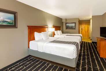 هتل La Quinta By Wyndham Vancouver