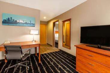 هتل La Quinta By Wyndham Vancouver