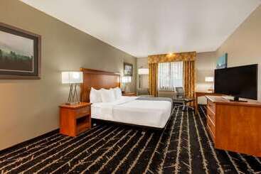 هتل La Quinta By Wyndham Vancouver