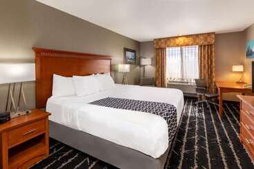 هتل La Quinta By Wyndham Vancouver