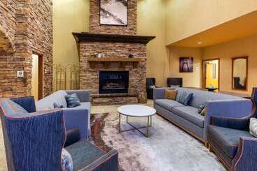 هتل La Quinta By Wyndham Vancouver