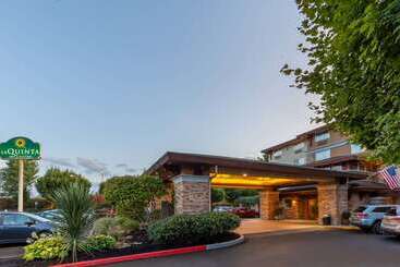 هتل La Quinta By Wyndham Vancouver