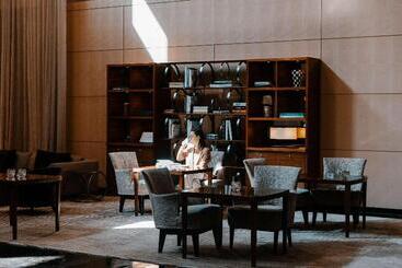 هتل Park Hyatt Zurich – City Center Luxury