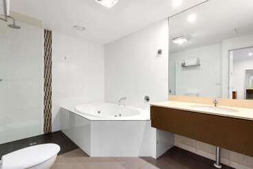 هتل Quality  Bayside Geelong