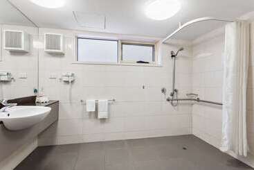 هتل Quality  Bayside Geelong