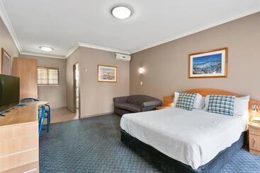 בית מלון כפרי Quality Inn Penrith Sydney