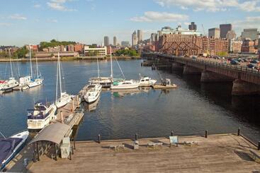 هتل Residence Inn By Marriott Boston Harbor On Tudor Wharf
