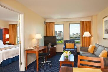 فندق Residence Inn By Marriott Boston Harbor On Tudor Wharf