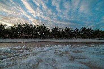 Отель Selina Tulum