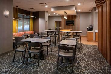 هتل Sonesta Select Nashville Airport Suites