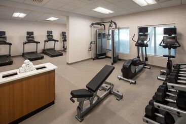 هتل Sonesta Select Nashville Airport Suites