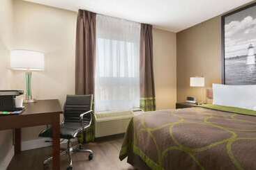 هتل Super 8 By Wyndham Ajax/toronto On