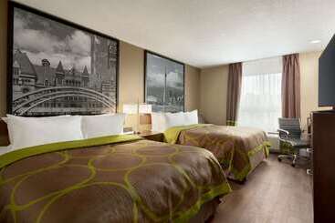 هتل Super 8 By Wyndham Ajax/toronto On