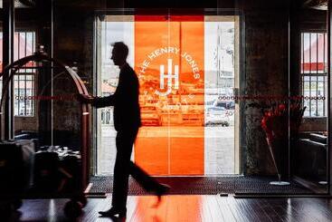 هتل The Henry Jones Art