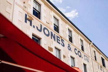 هتل The Henry Jones Art