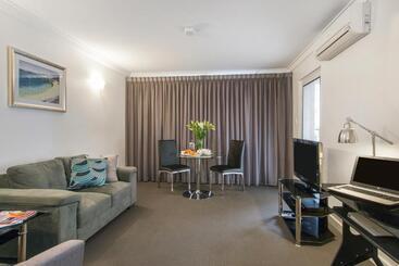 هتل The Peninsula Riverside Serviced Apartments