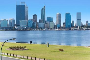 هتل The Peninsula Riverside Serviced Apartments