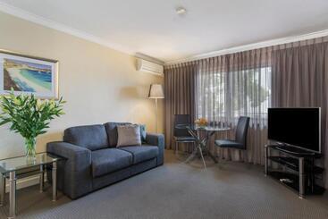 هتل The Peninsula Riverside Serviced Apartments