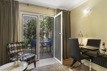 هتل The Peninsula Riverside Serviced Apartments