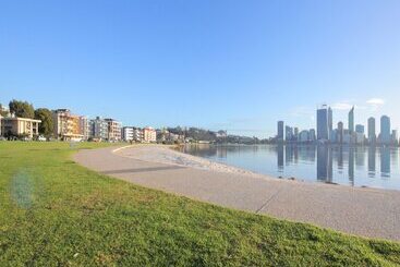 هتل The Peninsula Riverside Serviced Apartments