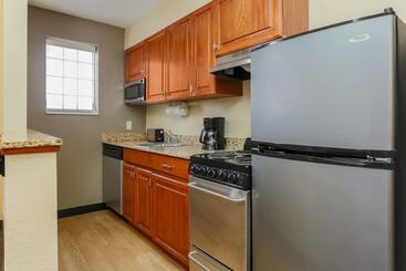 هتل Towneplace Suites By Marriott College Station