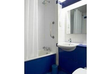 هتل Travelodge Bristol Central