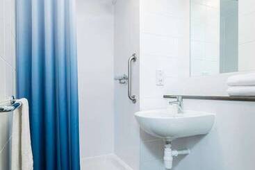 هتل Travelodge Bristol Central