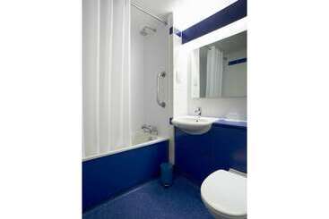 هتل Travelodge Cambridge Fourwentways