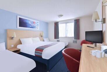 هتل Travelodge Exeter M5